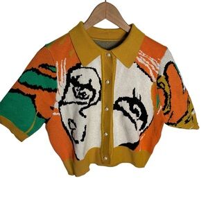 Abstract pop art face cropped collar sweater blouse with faux pearl button 1XL